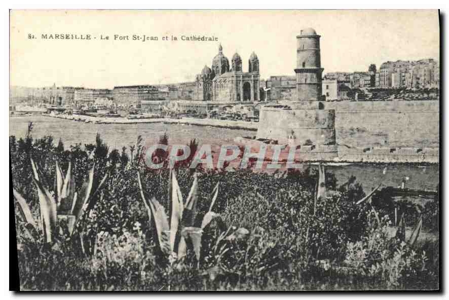 CPA Marseilles Le Fort St Jean et le Cathedrale