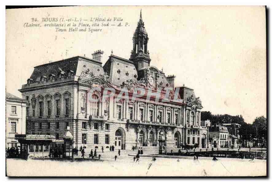 CPA Tours (L et L) L'Hotel de Ville (Laloux architecte)et la Place Cote sud