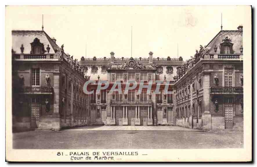 CPA Palais de Versailles Cour de Marbre