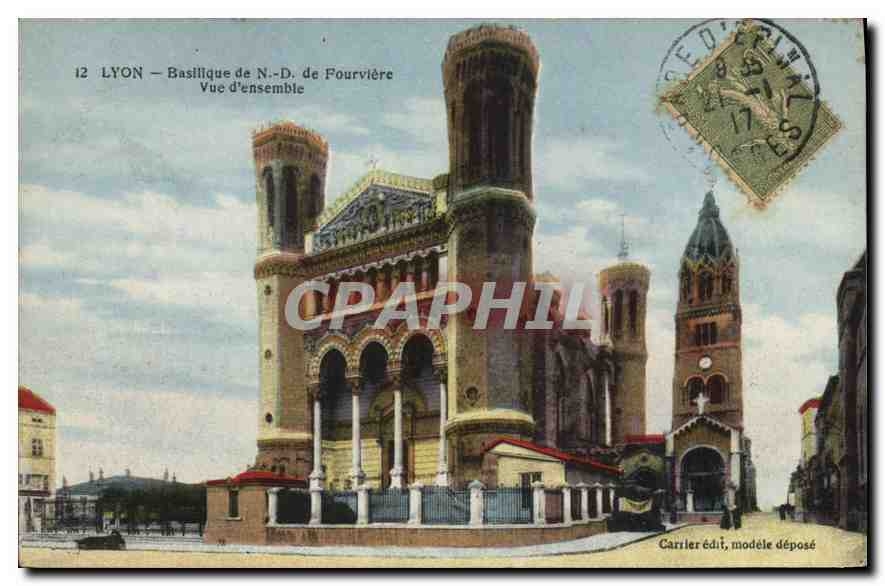 CPA Lyon Basilique de N D de Fourviere Vue d'ensemble