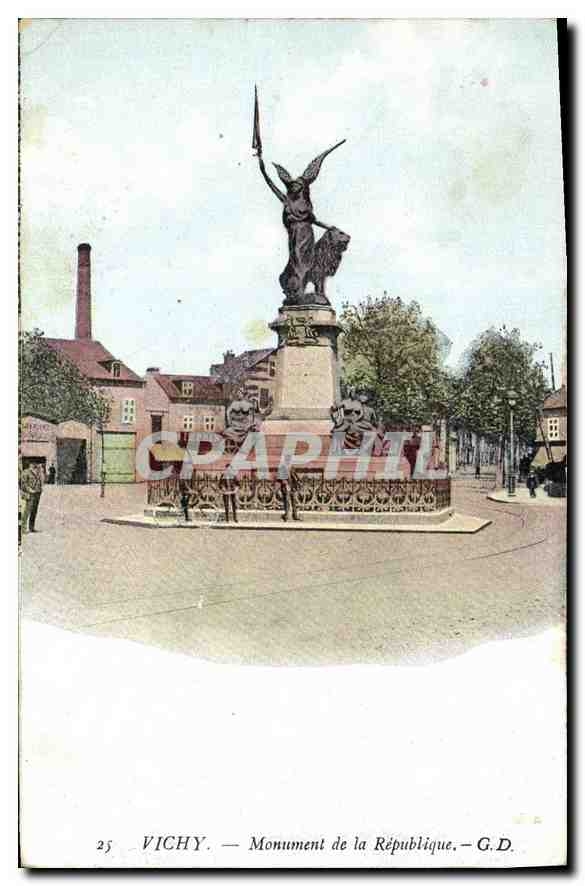 CPA Vichy Monument de la Republique
