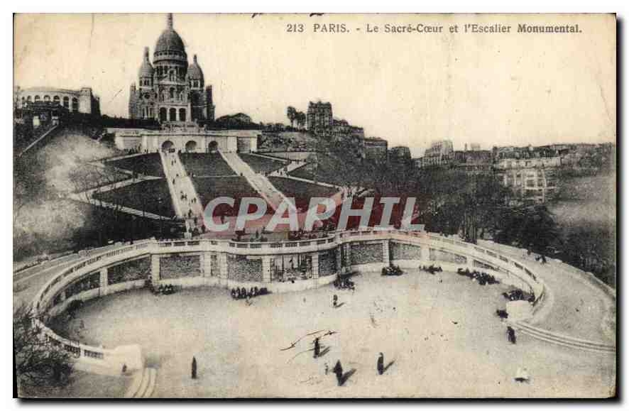CPA Paris le Sacre Coeur et l'Escalier Monumental