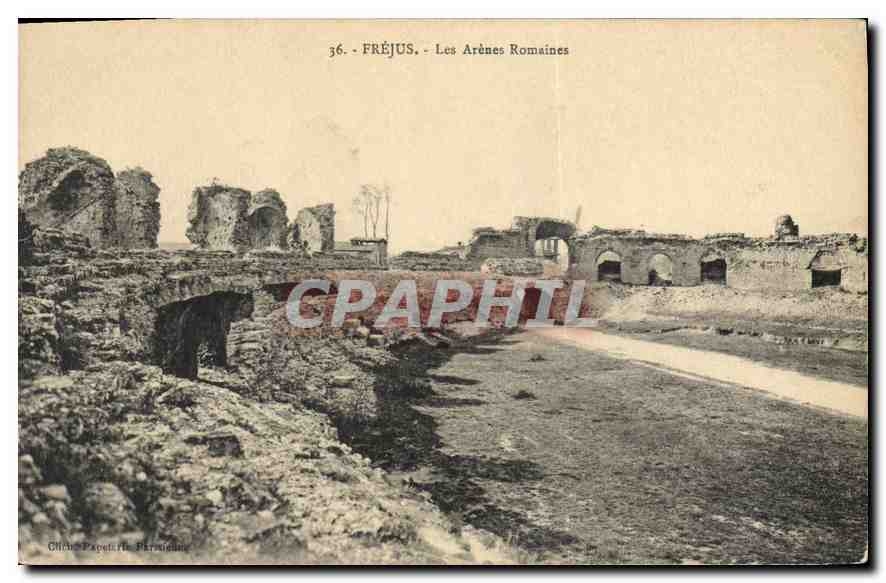 CPA Frejus les Arenes Romaines 