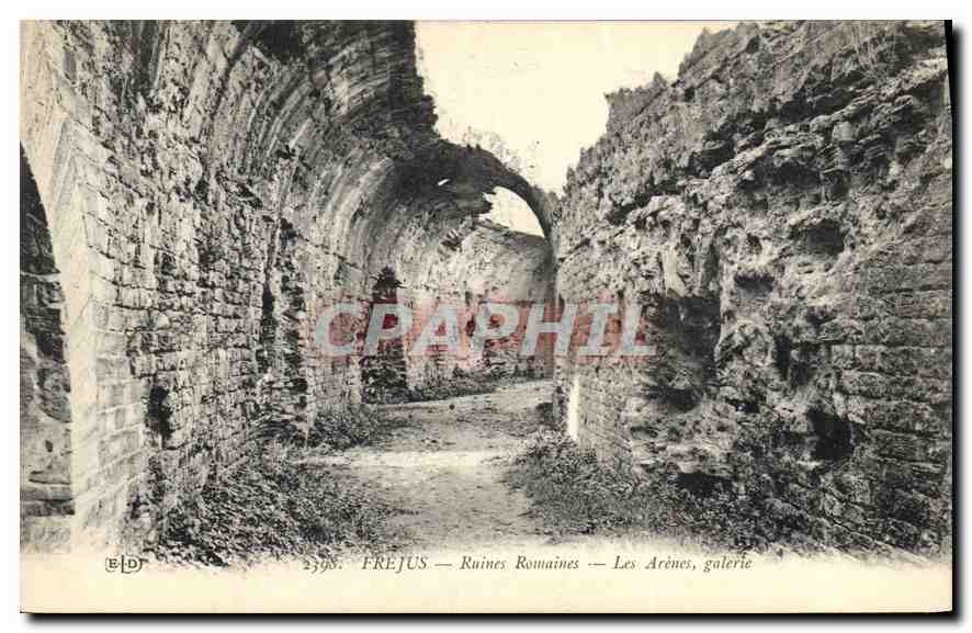 CPA Frejus Ruines Romaines les Arenes galerie