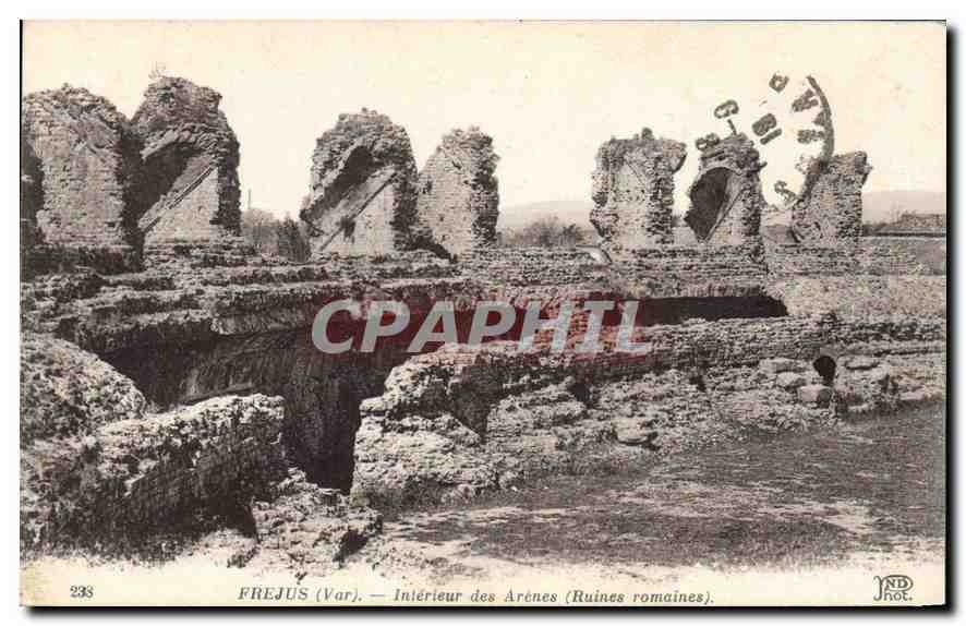 CPA Frejus Var interieur des Arenes Ruines Romaines