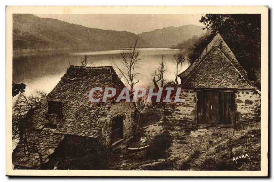 CPA Vallee de la Truyere Cantal le Lac de Sarrans Vieilles maisons a la presqu'ile de Laussac