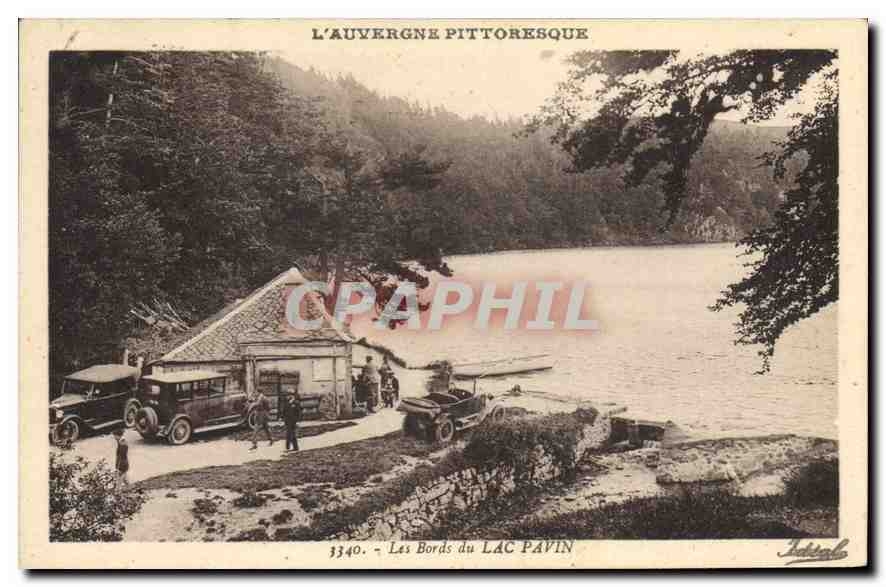 CPA L'Auvergne Pittoresque les Bords du Lac Pavin 