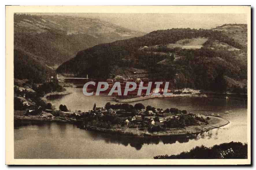 CPA Vallee de la Truyere Cantal Lac de Sarrans la Presqu'il de Laussac au fond l'hospice de la Devez