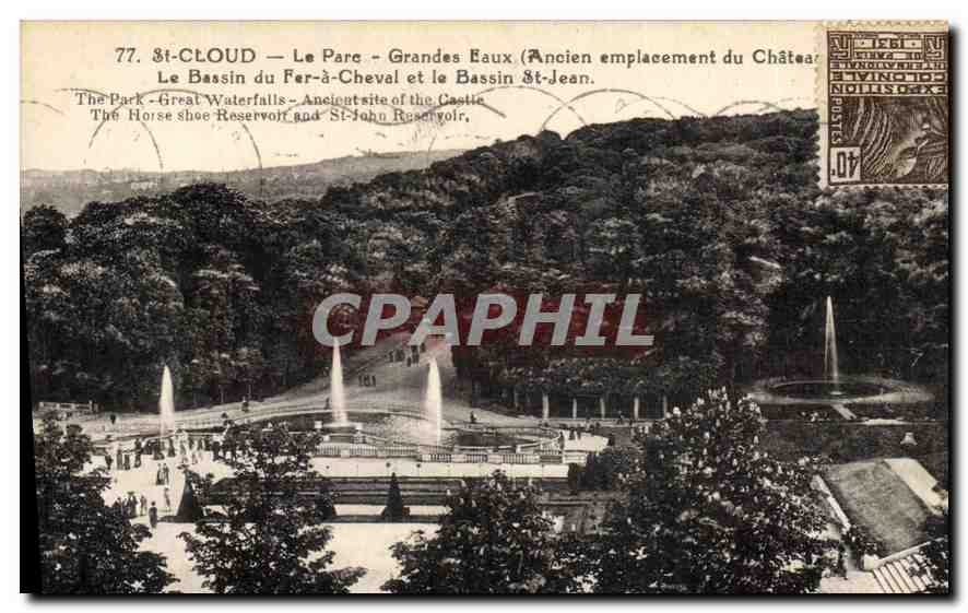 CPA St Cloud la Parc Grandes Eaux Ancien emplacement du Chateau Le Bassin du Fer a Cheval et le Bass