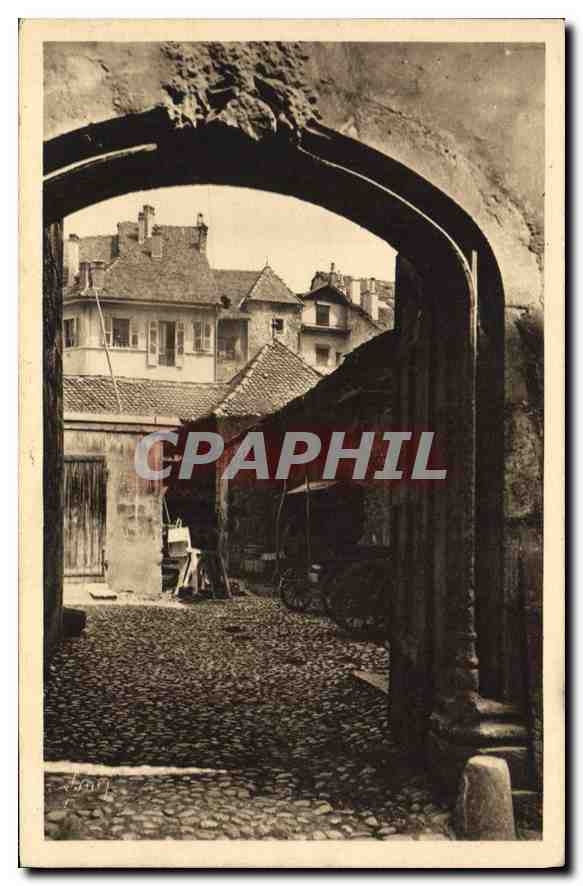 CPA Annecy Haute Savoie Vieux Portail rue Sainte Claire