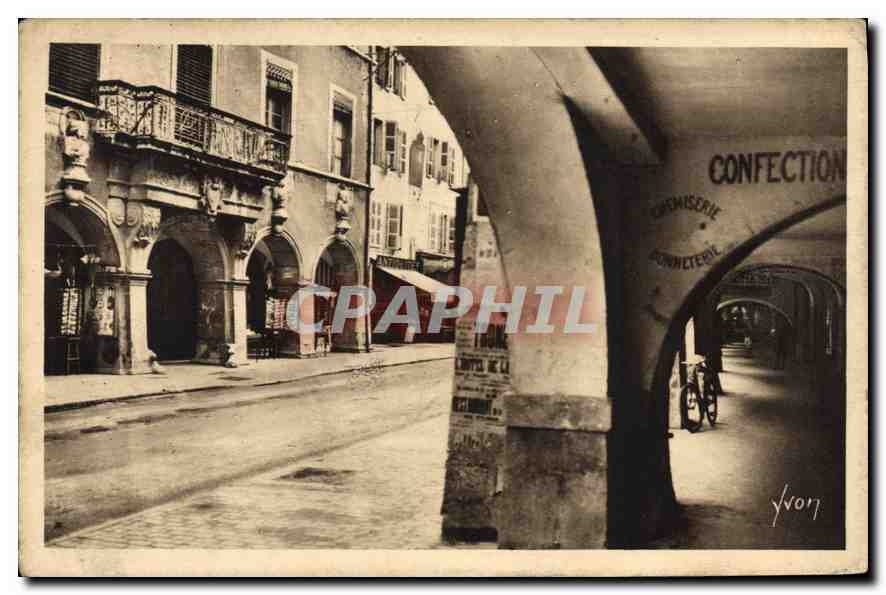 CPA Annecy Haute Savoie Les Arcades de la Rue Royale