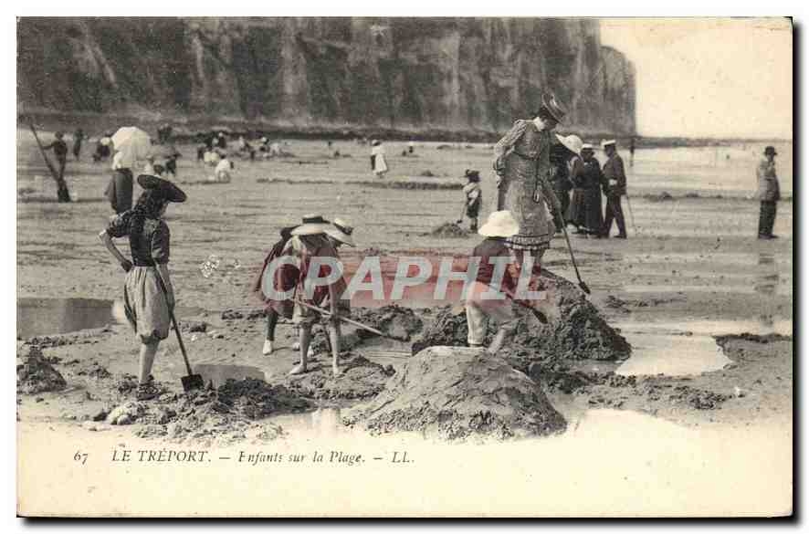 CPA le Treport Enfants sur la Plage 