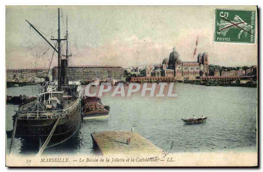 CPA Marseille le Bassin de la Joliette et la Cathedrale 