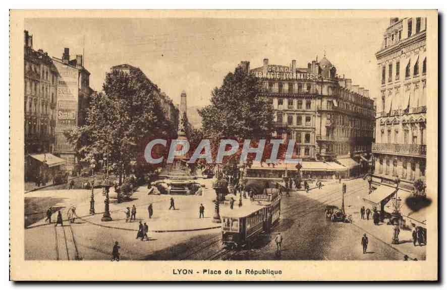 CPA Lyon place de la Republique 