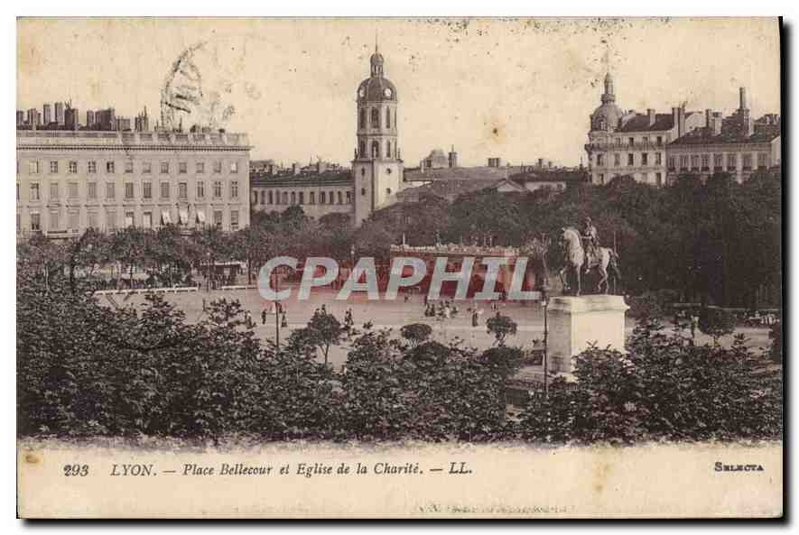 CPA Lyon place Bellecour et eglise de la Charite 
