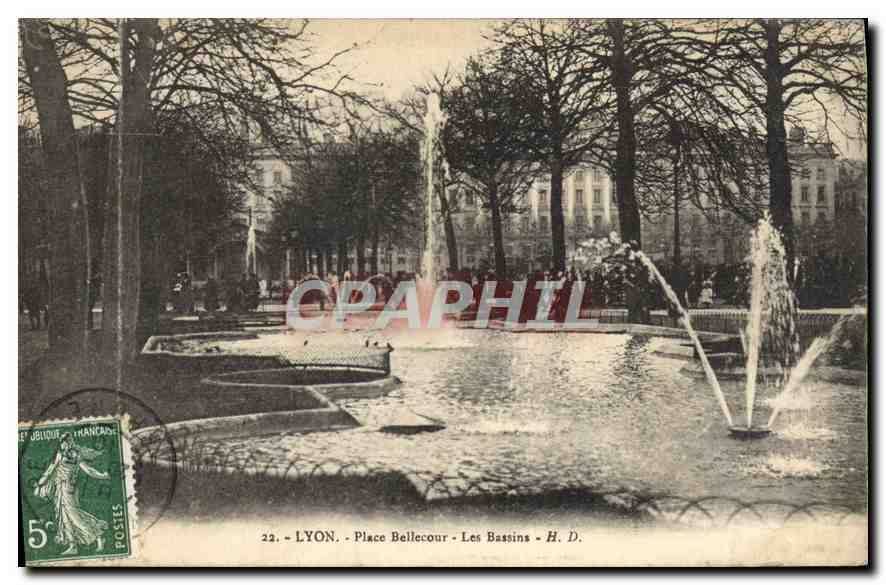 CPA Lyon place Bellecour les Bassins 