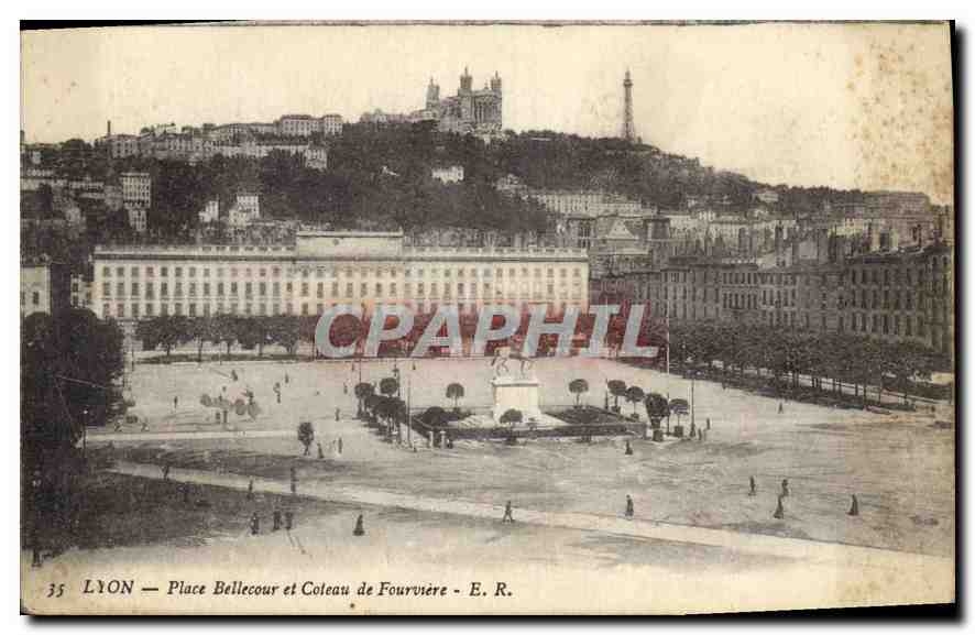 CPA Lyon place Bellecour et Coteau de Fourviere 
