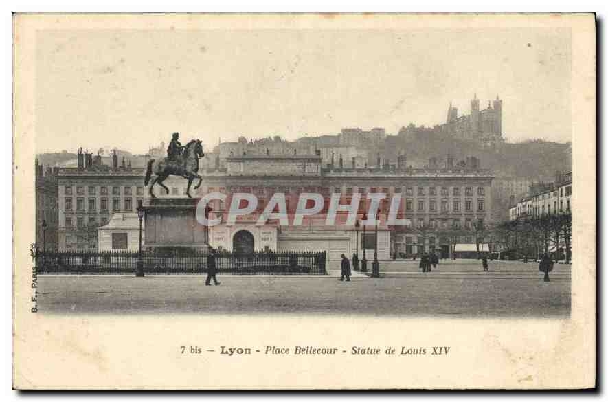 CPA Lyon place Bellecour statue de Louis XIV 