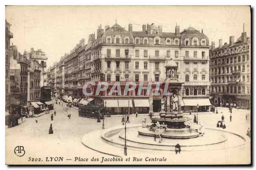 CPA Lyon Place des Jacobins et rue centrale 