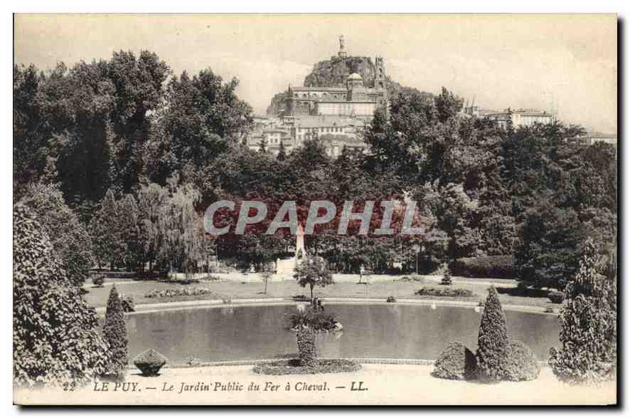 CPA Le Puy Le Jardin Public du Fer a Cheval 