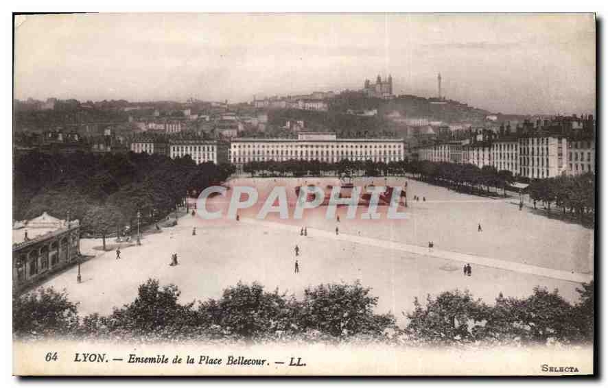 CPA Lyon Ensemble de la Place Bellecour 