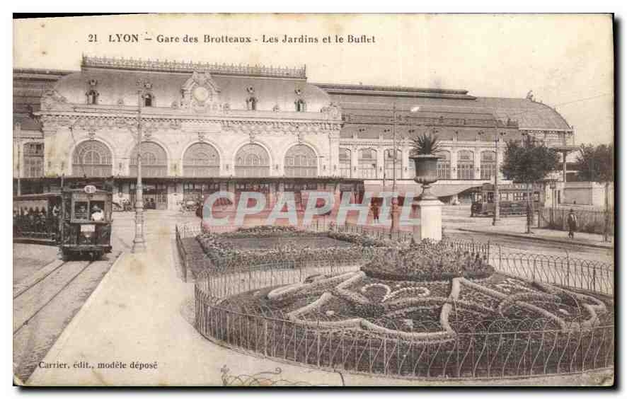 CPA Lyon Gare des Brotteaux Les Jardin et le Buffet Tramways