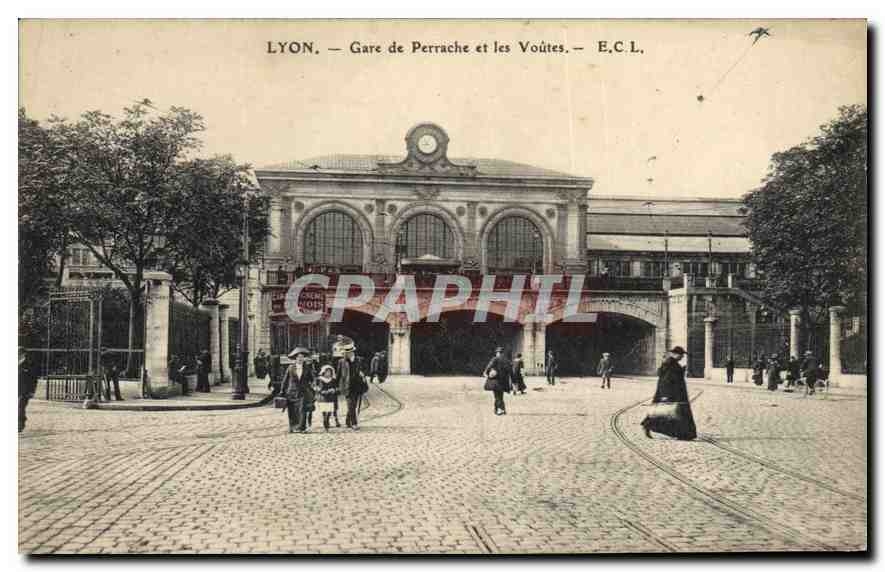 CPA Lyon Gare de Perrache et les Voutes 