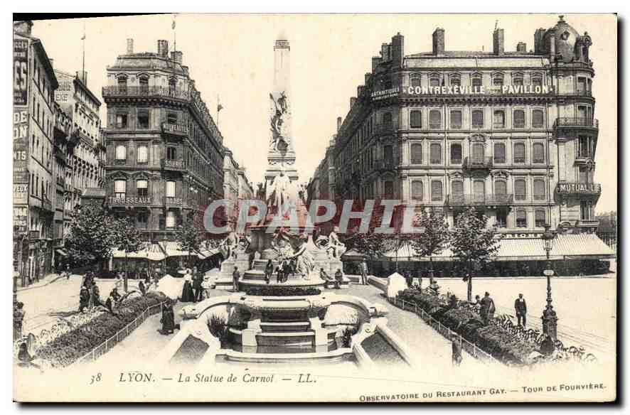 CPA Lyon La Statue de Carnot 