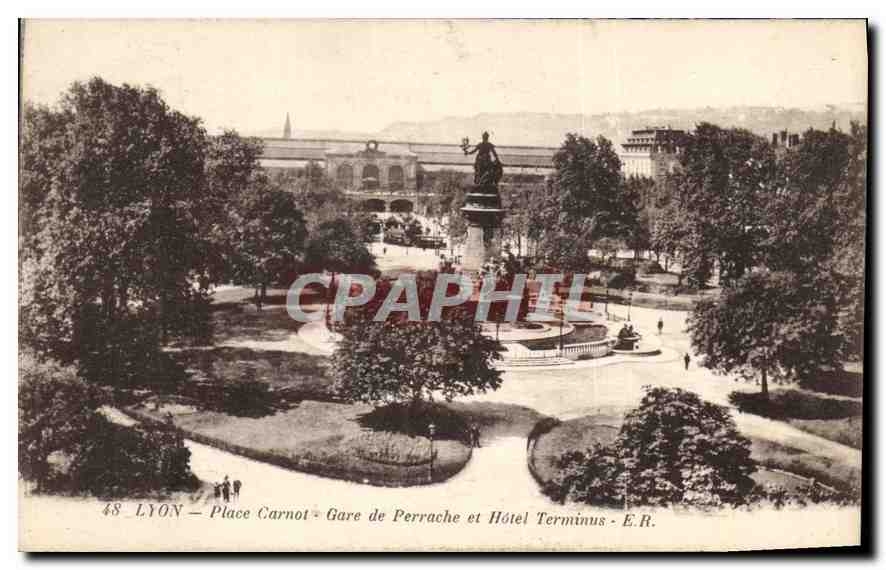 CPA Lyon Place Carnot Gare de Perrache et Hotel Terminus