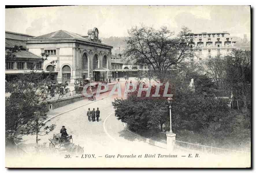 CPA Lyon Gare Perrache et Hotel Terminus 