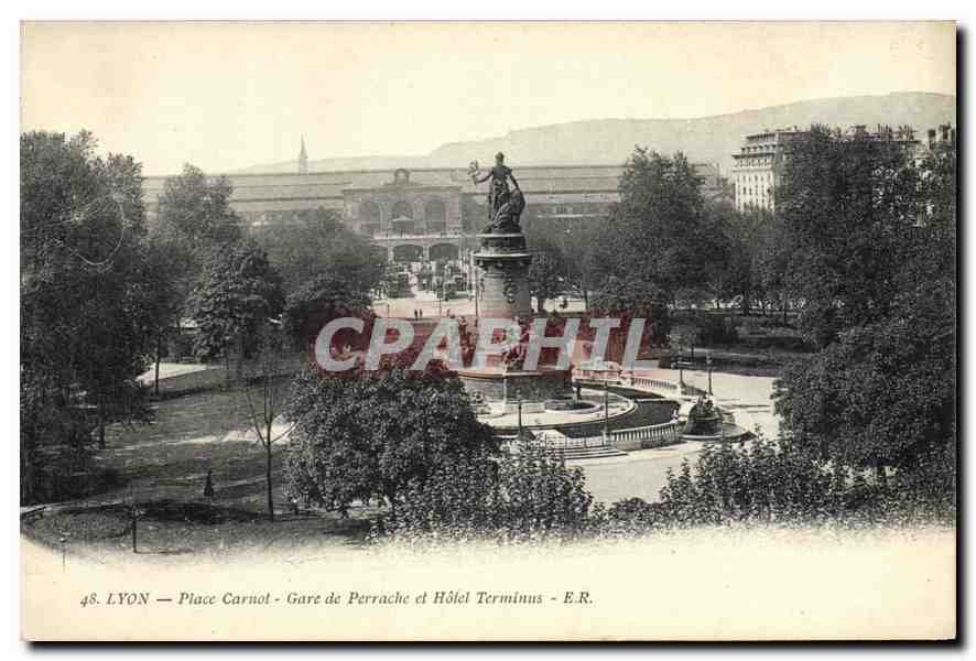 CPA Lyon Place Carnot Gare de Perrache et Hotel Terminus 