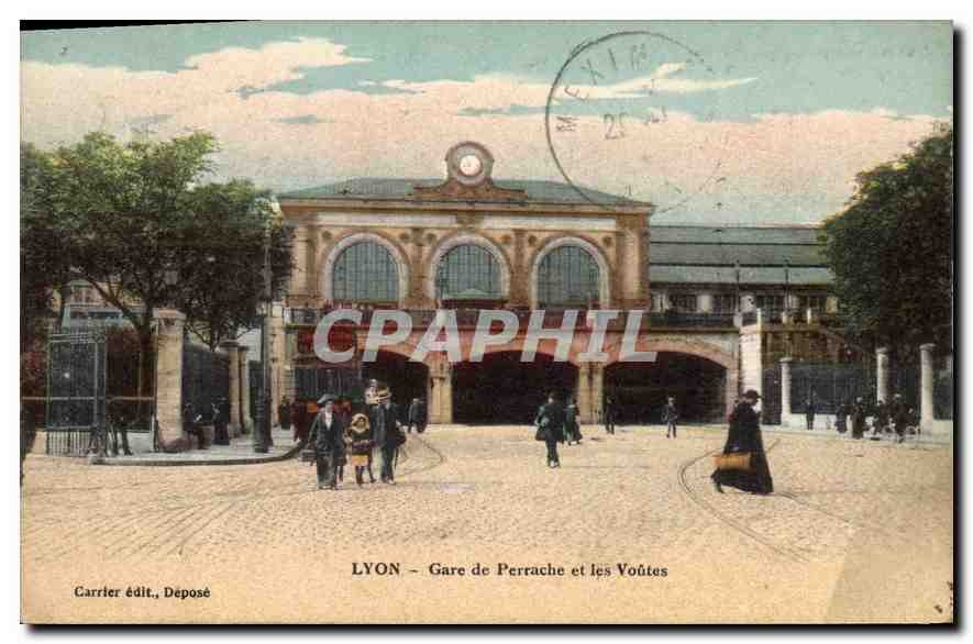 CPA Lyon Gare de Perrache et les Voutes 