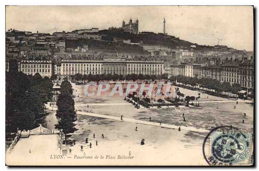 CPA Lyon Panorama de la Place Bellecour 