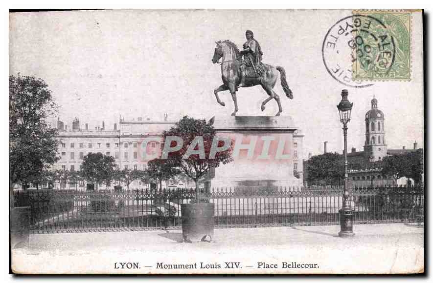 CPA Lyon Monument Louis XIV Place Bellecour