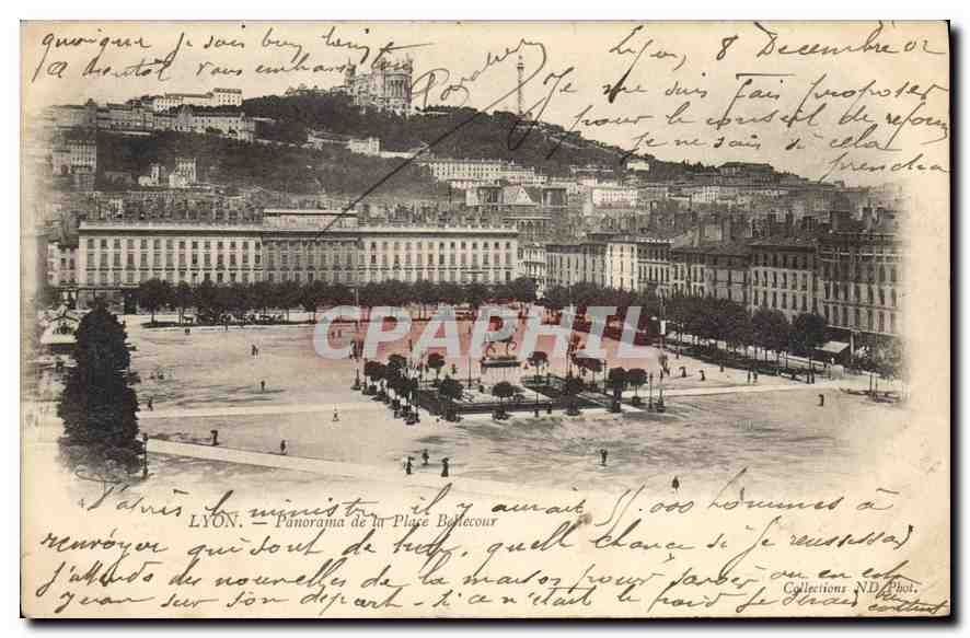 CPA Lyon Panorama de la Place Bellecour