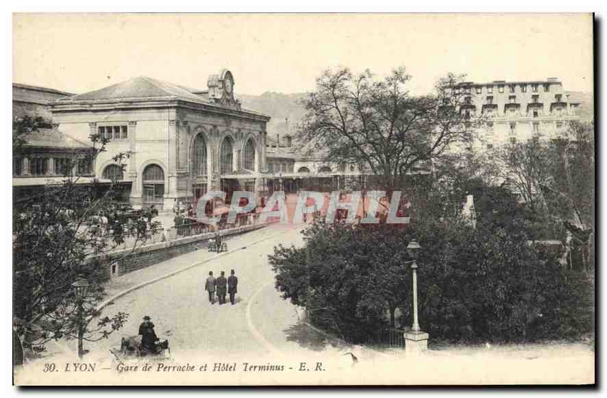 CPA Lyon Gare de Perrache et Hotel Terminus