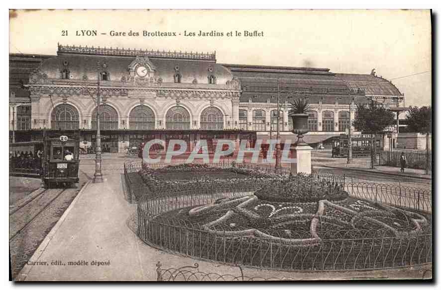 CPA Lyon Gare des Brotteaux Les Jardins et le Buffet 