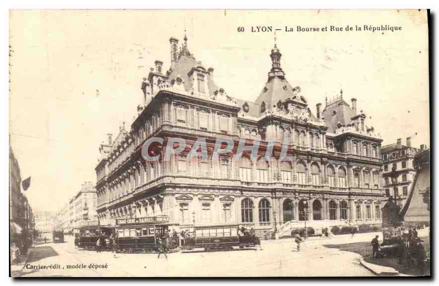 CPA Lyon La Bourse et Rue de la Republique Tramways