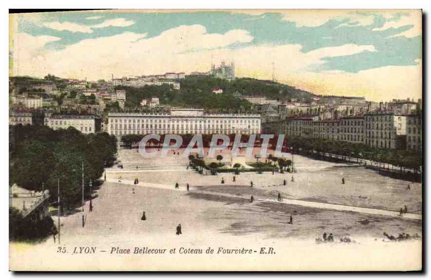 CPA Lyon Place Bellecour et Coteau de Fourviere 