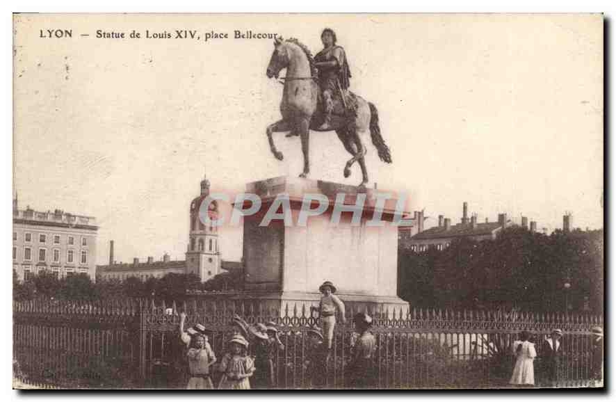 CPA Lyon Statue de Louis XIV Place Bellecour 