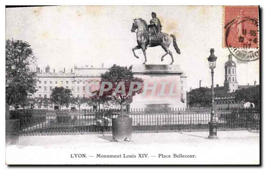CPA Lyon Monument Louis XIV Place Bellecour