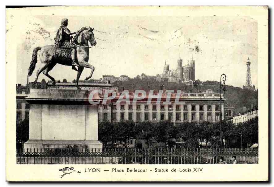 CPA Lyon Place Bellecour Statue de Louis XIV