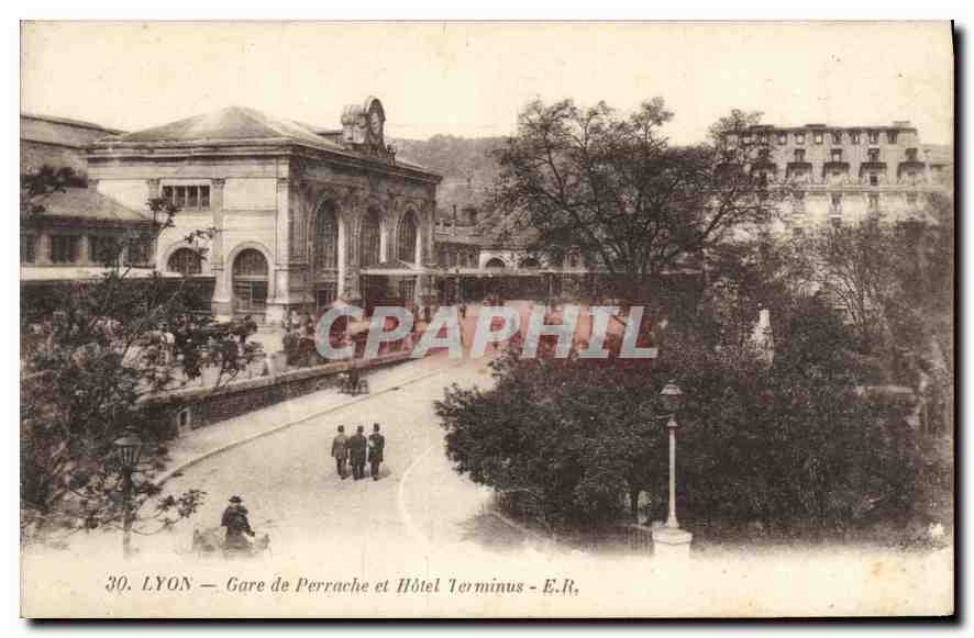 CPA Lyon Gare de Perrache et Hotel Terminus