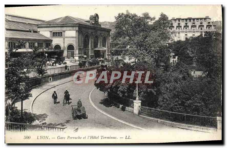 CPA Lyon Gare Perrache et l'Hotel Terminus 