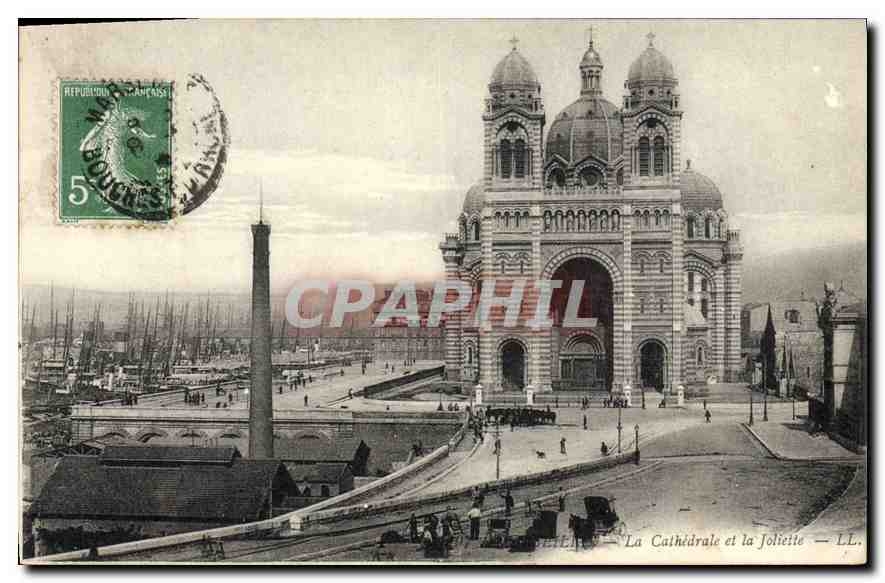 CPA Marseille La Cathedrale et la Joliette