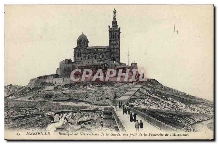 CPA Marseille Basilique de Notre Dame de la Garde vue prise de la Passerelle de l'Ascenseur