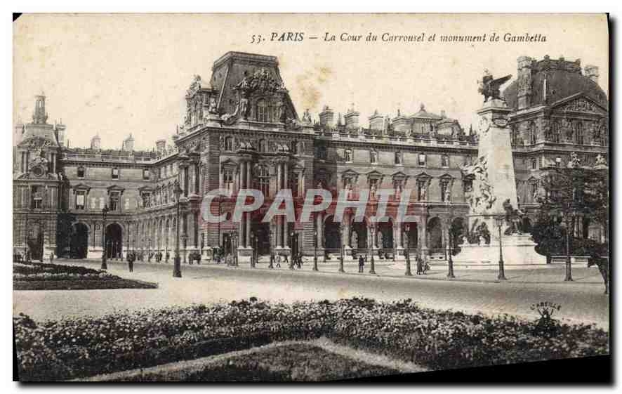 CPA Paris La Cour du Carrousel et monument de Gambetta