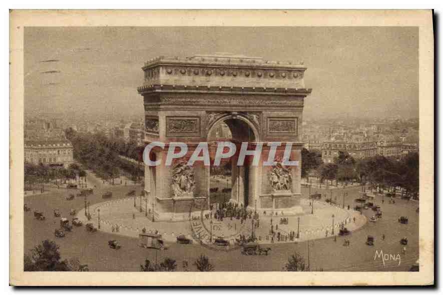 CPA La Place de l'Etoile et l'Arc de Triomphe le monument plus grand de ce genre