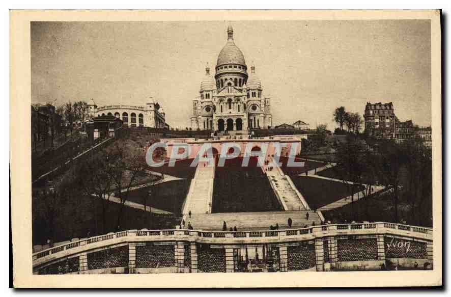 CPA Paris Vue generale du Sacre Coeur de Montmartre et l'Escalier Monumental