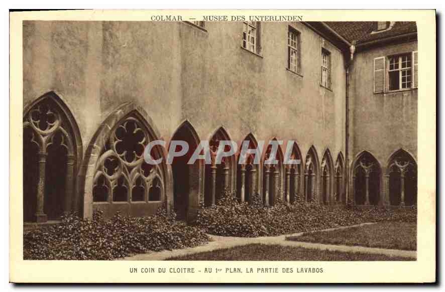 CPA Colmar Musee des Unterlinden Un Coin du Cloitre Au 1st Plan La Partie des Lavabos 